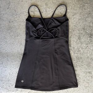 Lululemon strappy tank top size 0 black built in shelf bras